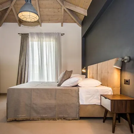 Luxury Chrisi * スヴォロナータ