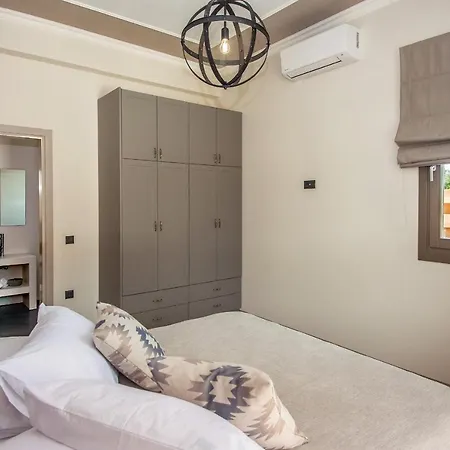 Luxury Chrisi スヴォロナータ