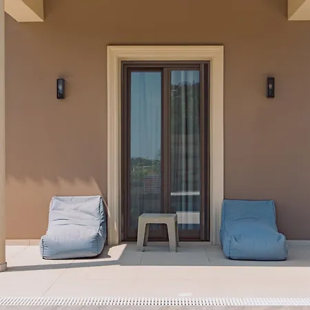 Luxury Chrisi ヴィラ *