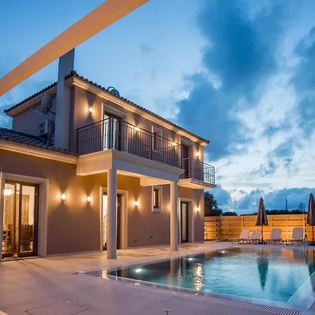 Luxury Chrisi Svoronata