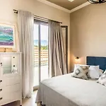 Luxury Chrisi * Svoronata