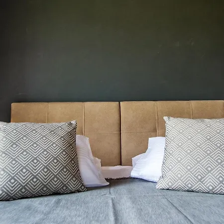 Luxury Chrisi Svoronata