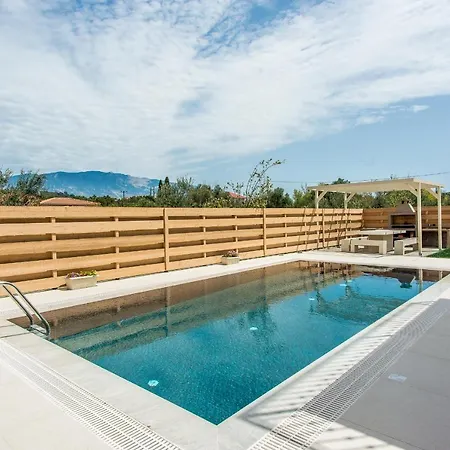 Luxury Chrisi Villa Svoronata