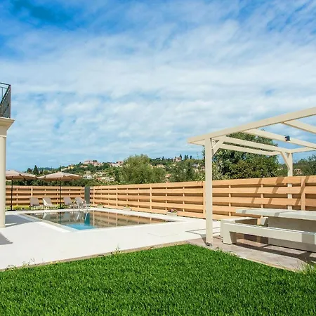 Luxury Chrisi Villa *