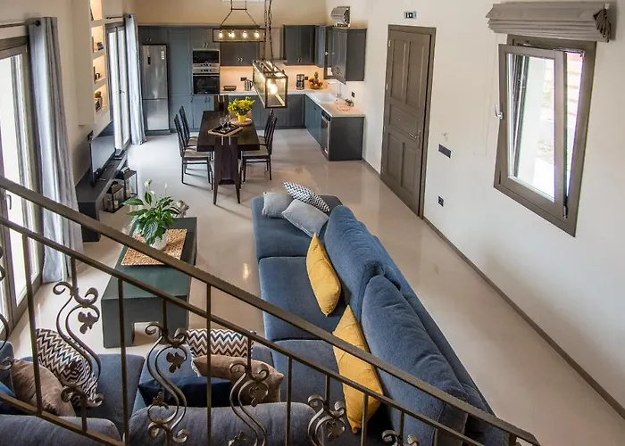 Luxury Chrisi Villa *