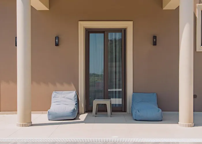 Luxury Chrisi Villa *