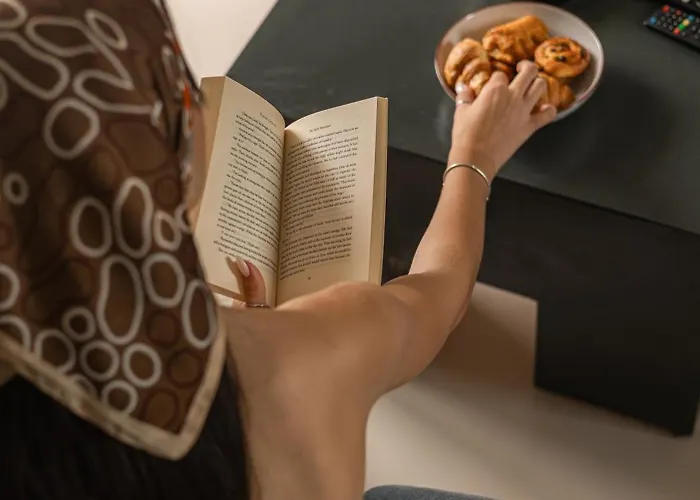 Luxury Chrisi Svoronata